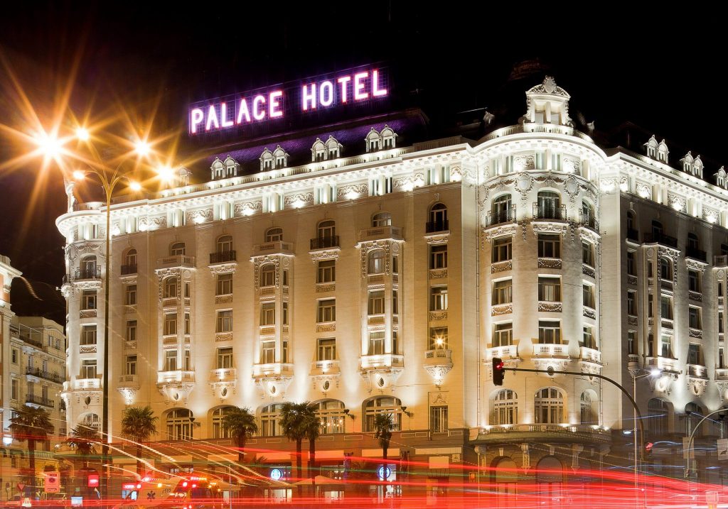 cartel senal de neon luminosa hotel palace madrid neptuno 1 2048x1434 1