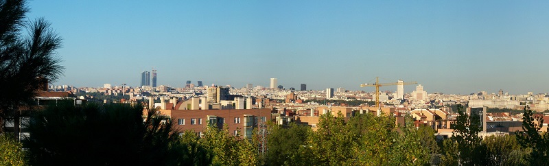 Vistas de Madrid desde mirador alto cuna verde de la latina skyline