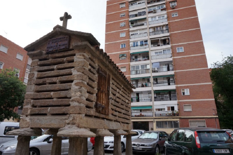 Horreo gallego de la plaza de Corcubion madrid barrio del pilar