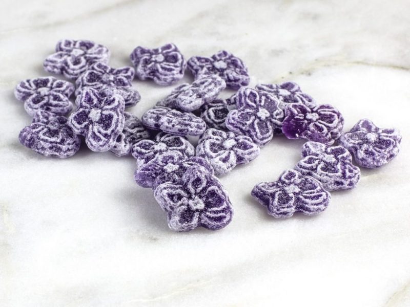 caramelos de violeta tradicionales de madrid la violeta plaza de canalejas 1024x768 1
